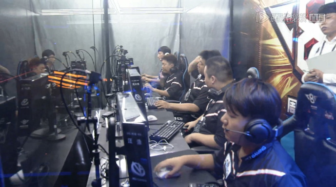 【前瞻】2025LPL春季赛，EDG vs TES