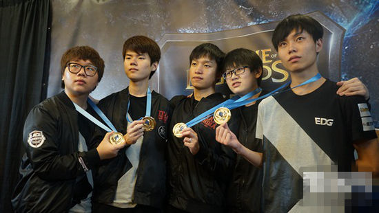 lux ：我从未设想过能以13-0的比分晋级Major