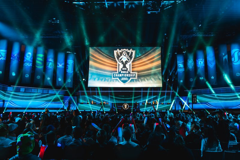 WE官方：前 Generation Gaming 、 Hanwha Life Esports 、 OKSavingsBank BRION 中路选手 Karis 正式加入团队